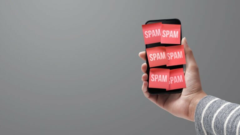 Read more about the article FCC urged to stop unwanted text messages