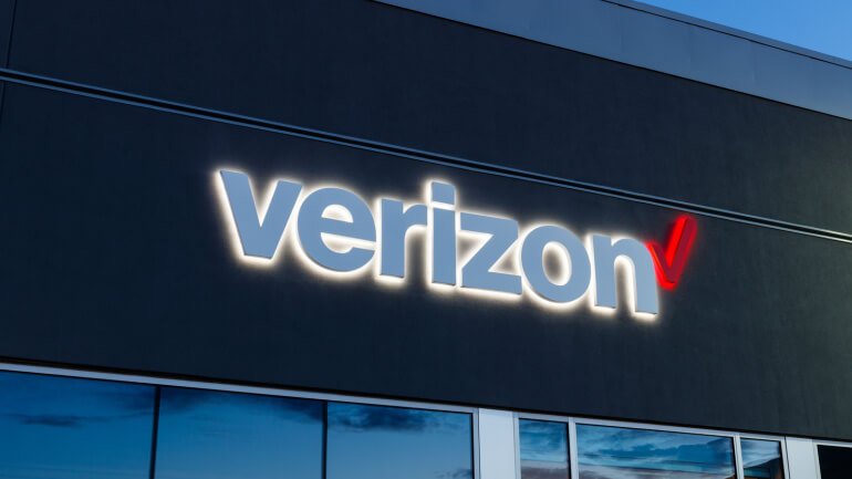 Read more about the article Verizon wins a $2.4 billion FAA contract for system upgrades