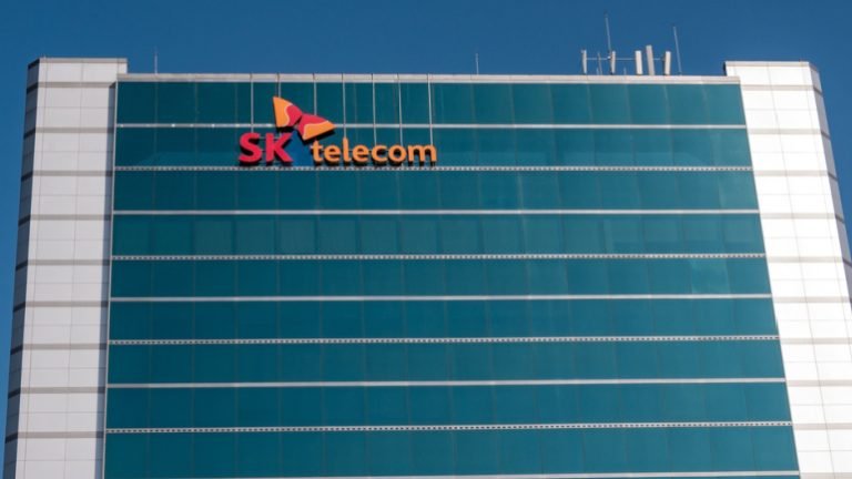 Read more about the article SK Telecom Loses 5G License: Failed Rollout Requirements Impact Future
