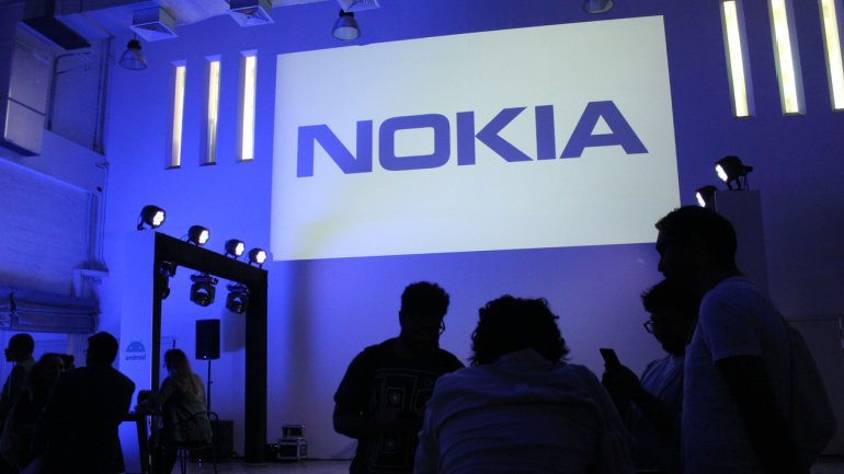 Read more about the article Nokia Flip Phones: Balancing Digitally-Connected Life and Mental Wellbeing