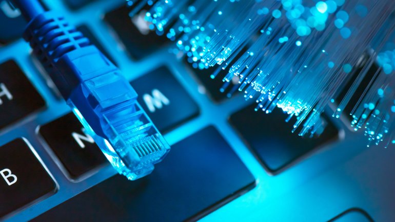 Read more about the article Telxius Pioneers Advanced Subsea Infrastructure for Global Connectivity