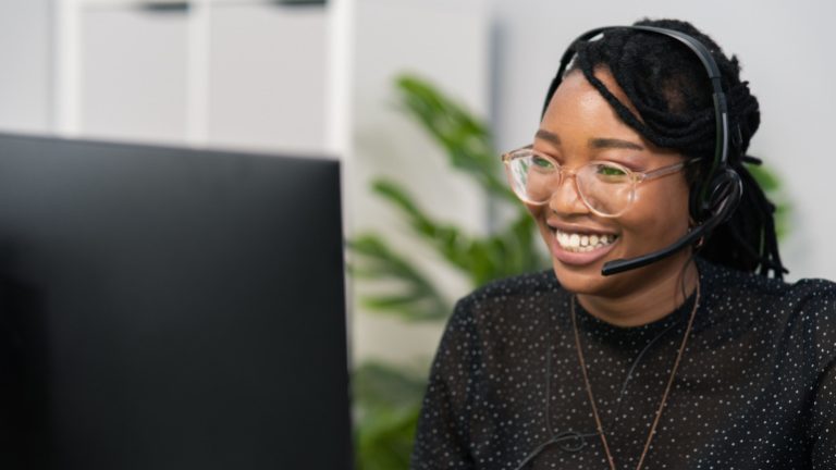 Read more about the article Broadvoice’s b-hive UCaaS Platform: Bridging Enterprise Technology for Small and Mid-Market Businesses