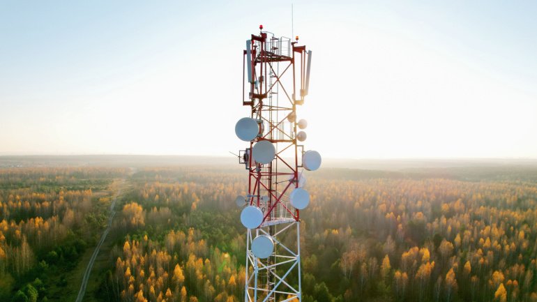 Read more about the article Verizon-Vertical Bridge Deal: Reshaping US Mobile Tower Deployment