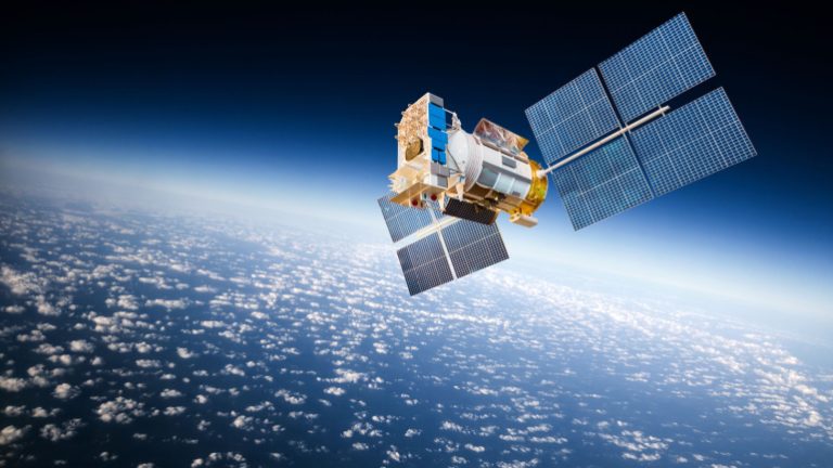 Read more about the article AT&T Challenges T-Mobile and SpaceX Satellite Partnership: Interference and Spectrum Allocation Issues
