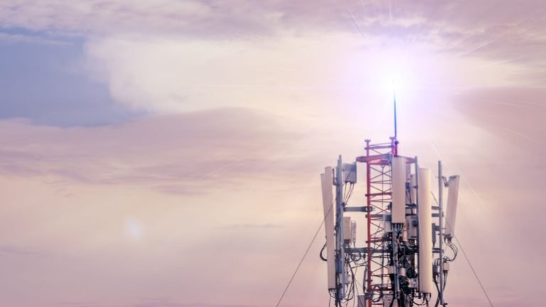 Read more about the article 5G Private Networks vs WiFi: Security, Adoption, and Ecosystem Challenges