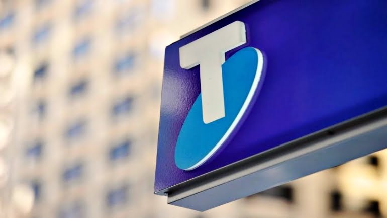 Read more about the article Telstra and OneWeb Partner for Massive LEO Backhaul Rollout in Australia