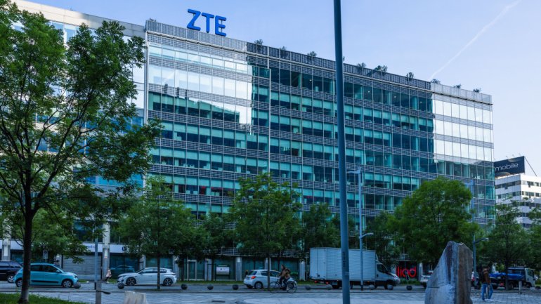 Read more about the article ZTE’s Green Strategies: Reducing Emissions and Driving Sustainability in Telecommunications