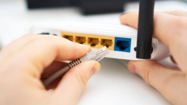 Read more about the article T-Mobile & Verizon Leading 5G Fixed Wireless Surge