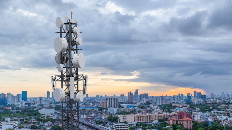 Read more about the article NEC radio unit receives first O-RAN compliance certification from JAPAN OTIC