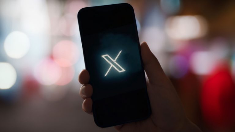 Read more about the article X’s Delays in Link Connections Rattle Online Landscape