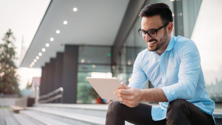 Read more about the article Exploring Deutsche Telekom’s Pioneering Leap into Tablet Manufacturing