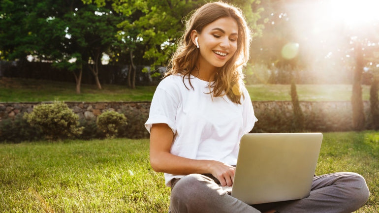 Read more about the article JioAirFiber Launch: Disruptive Force or Valuable Innovation in FWA?