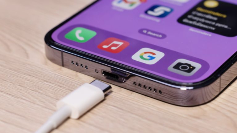 Read more about the article Debating iPhone 15: Innovation, Adaptation and Environmental Impact