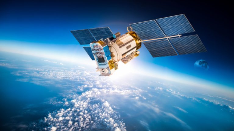 Read more about the article Amazon, Vodafone Utilize LEO Satellites for 4G/5G Services