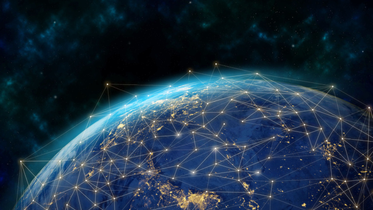 Read more about the article Weighing Amazon’s Project Kuiper: A Stellar Leap or Missed 5G Opportunity?
