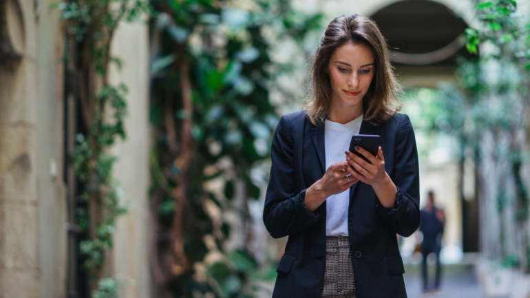 Read more about the article T-Mobile Halts Controversial Plan: High-Cost Shift Reconsidered