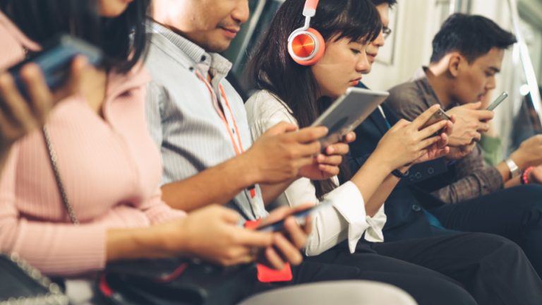 Read more about the article US-China Tension Impacts Nepal’s 5G Rollout