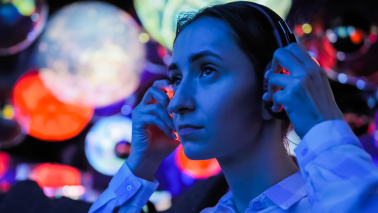 Read more about the article 5G-Enabled Immersive Spaces: Pioneering Interactive Learning Opportunities