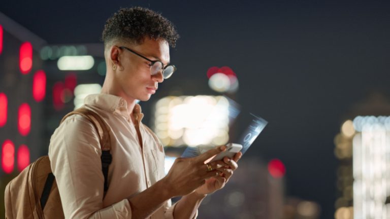 Read more about the article Reliance Jio’s 5G Ambitions: Evaluating the Opportunities and Challenges