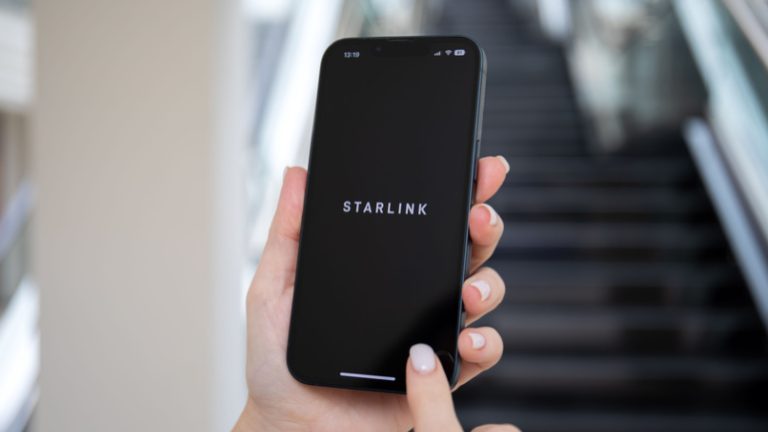 Read more about the article Starlink’s Direct to Cell: Revolutionary Connectivity or Technical Challenge?