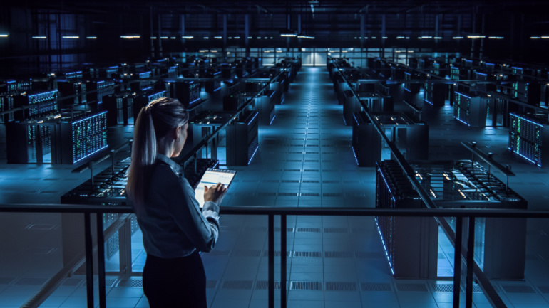 Read more about the article Microsoft Unveils £2.5 Billion Investment in UK AI Data Centers