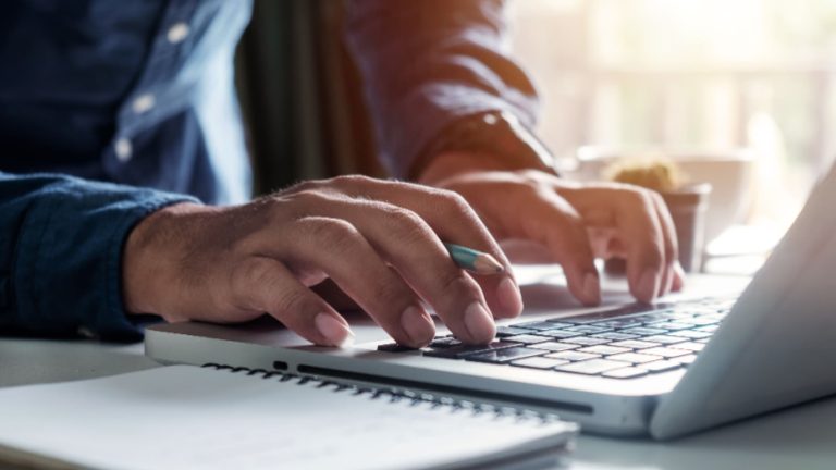 Read more about the article FCC Extends Broadband Data Collection Waiver Amid Industry Debate