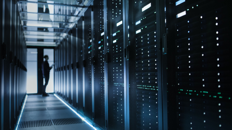 Read more about the article AI Demand Fuels Unprecedented Data Center Investment Boom