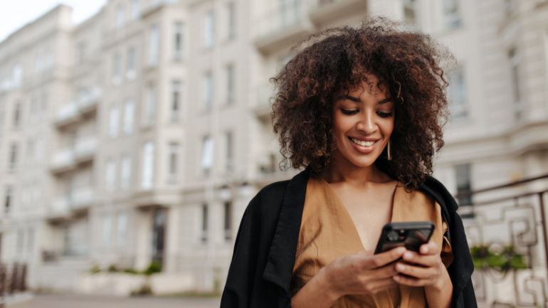 Read more about the article EE Dominates UK Mobile Networks, Stumbles in 5G Performance