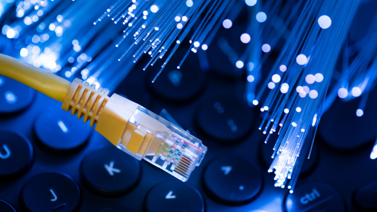 Read more about the article FCC Spectrum Updates: Innovations Broadband Access and 5G Backhaul Services