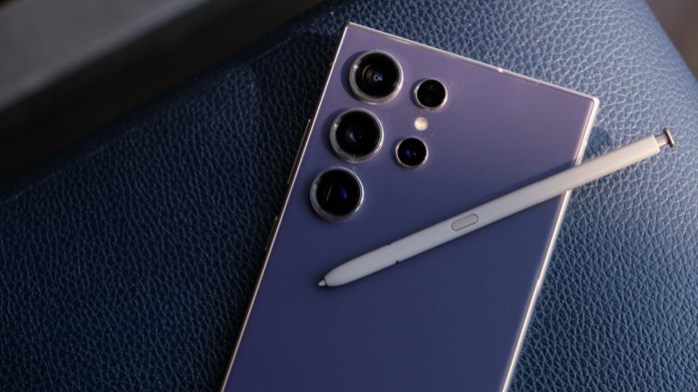 Read more about the article Samsung Teams Up with Google and Qualcomm to Elevate AI in Galaxy S24 Series