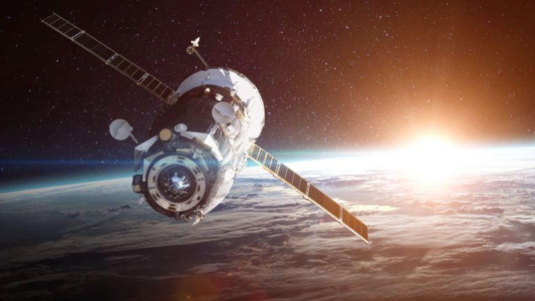 Read more about the article Telstra Activates OneWeb Satellite Connectivity for Remote Mobile Sites