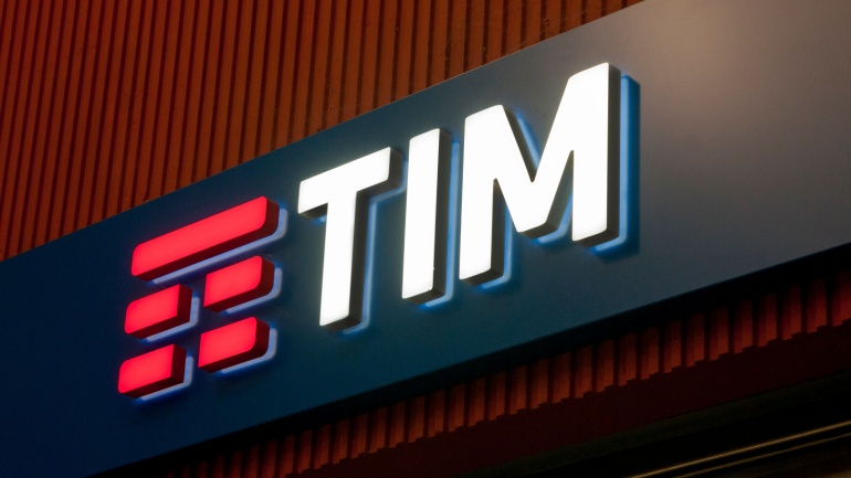 Read more about the article TIM Faces Rising Debt After Networks Sale