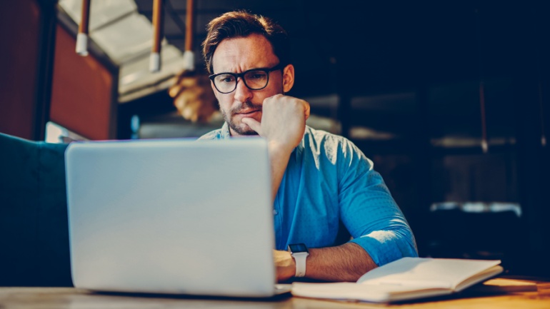 Read more about the article Dish Network Faces Financial Crunch, Fails to Secure Spectrum Purchase