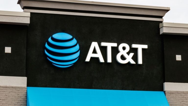 Read more about the article AT&T Reports Strong First Quarter Despite Dip in Headline Figures