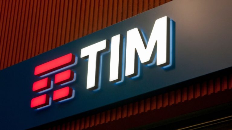 Read more about the article Telecom Italia’s Triumph: Decoding the €1 Billion License Fee Dispute Victory
