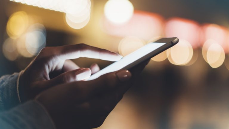 Read more about the article Samsung Regains Top Spot in Global Smartphone Shipments