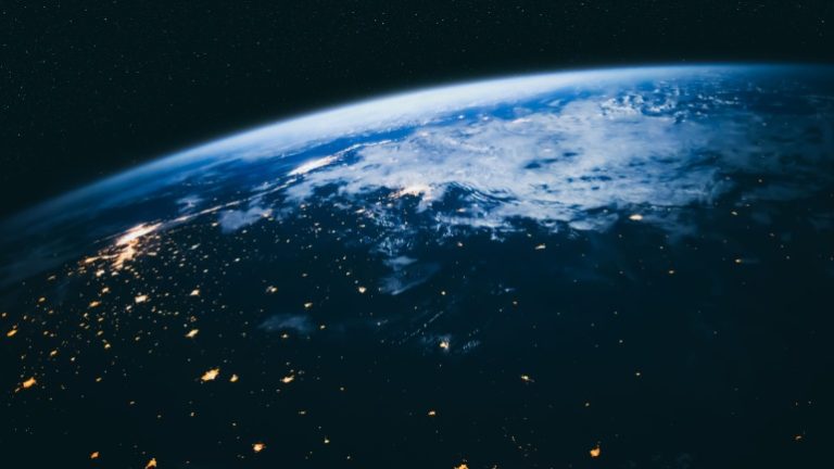 Read more about the article China Telecom Launches Satellite Phone Service in Hong Kong